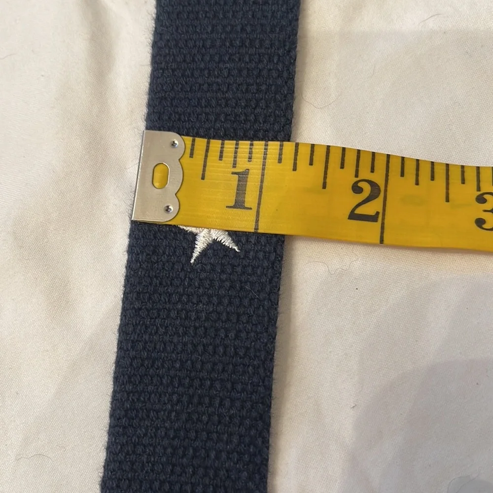 Vineyard Vines woven belt with D ring buckle